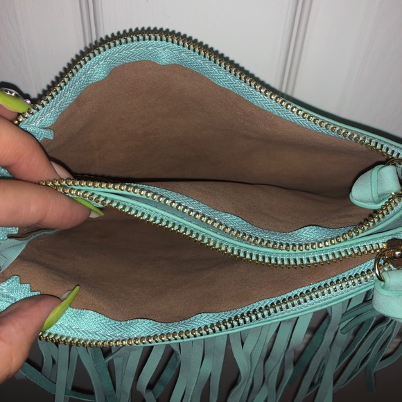 Shoulder/cross body Fringe purse - Picture 3 of 3